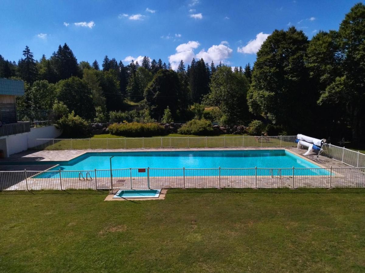 Studio Le Lacuzon Avec Piscine Et Tennis Exterieurs Les Rousses Buitenkant foto